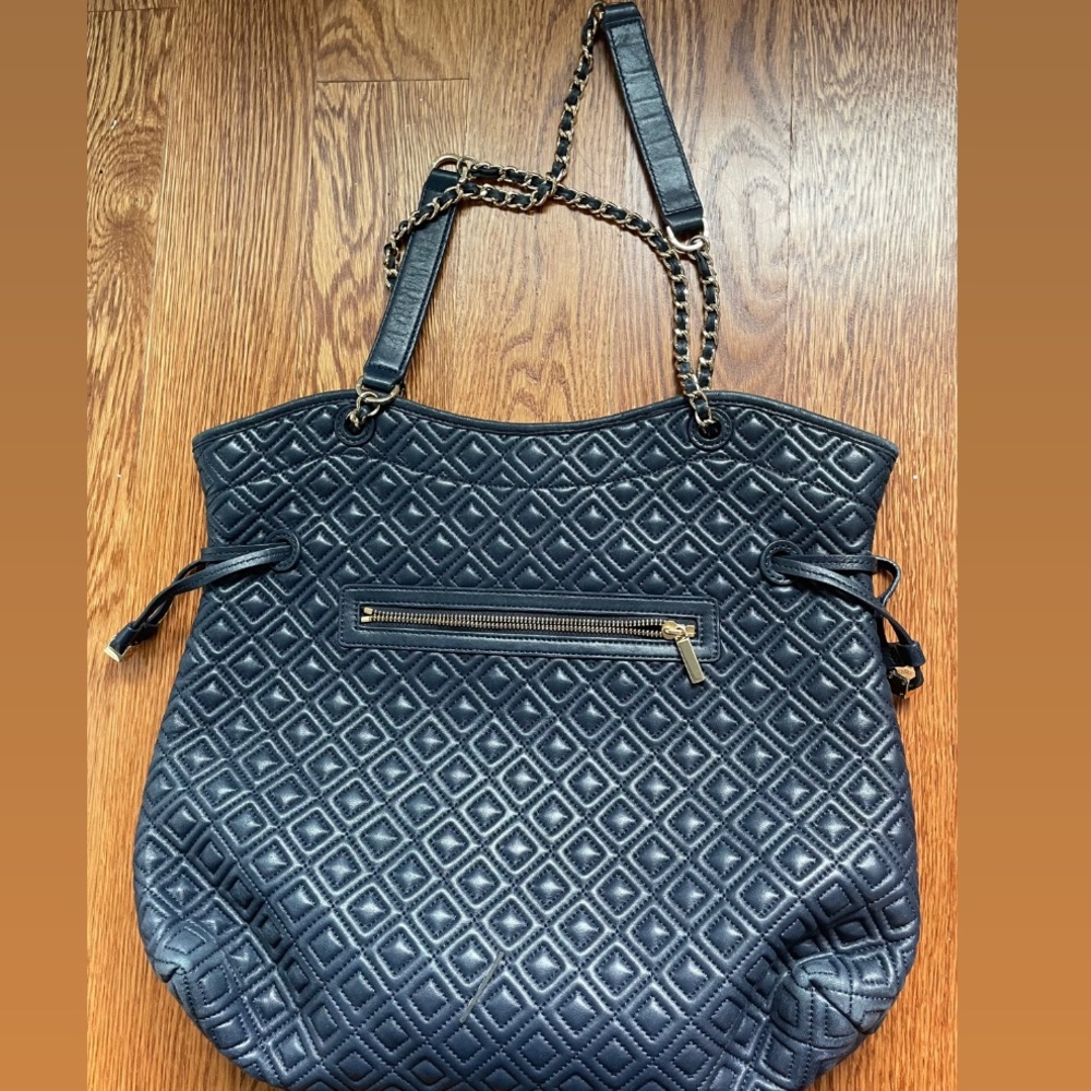 Tory Burch Marion Hudson Bay Navy Blue Quilted Leather Tote - Picture 2 of 3